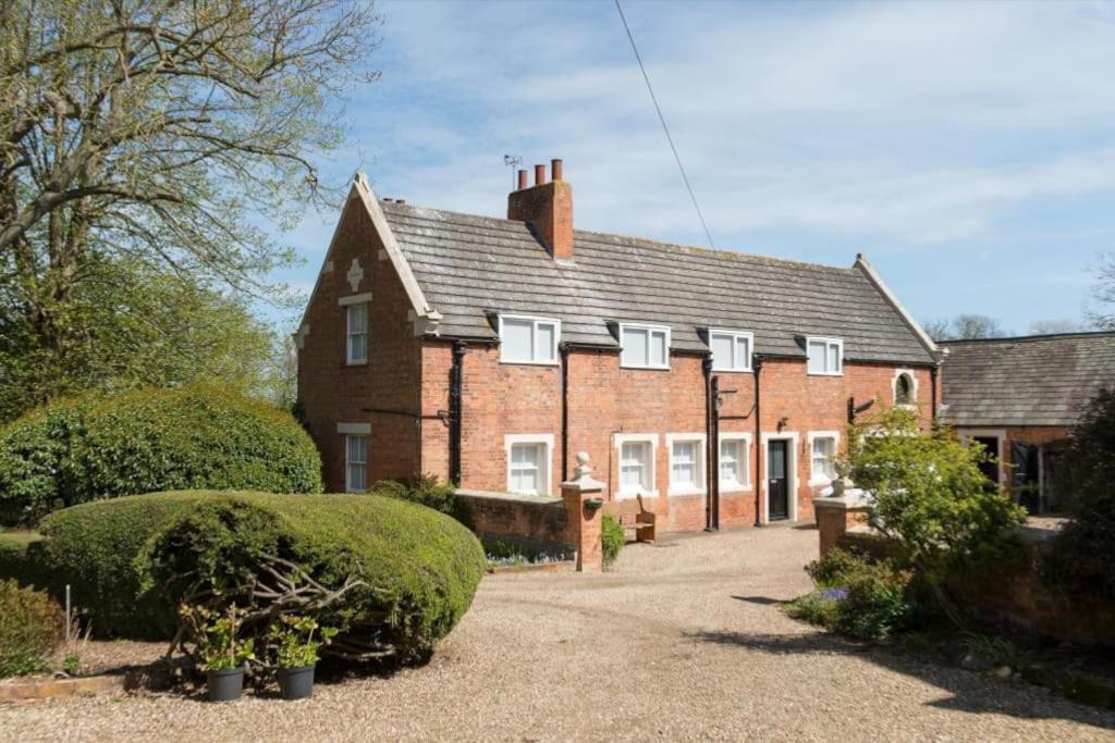 Enholmes Coach House Villa Kingston upon Hull Exterior photo