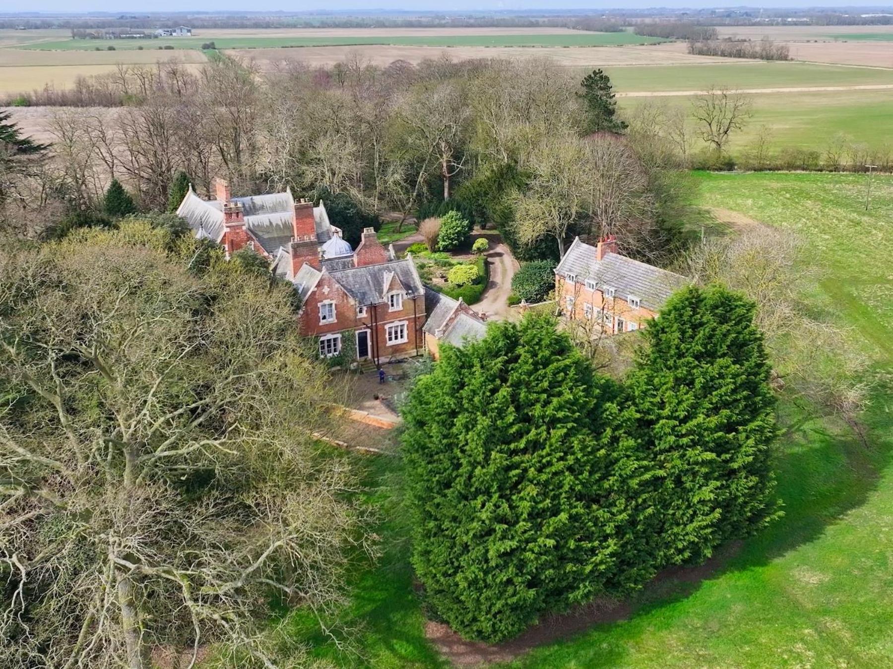 Enholmes Coach House Villa Kingston upon Hull Exterior photo